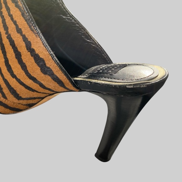 White House Black Market Tiger Animal Print Calf Hair Slingback Bootie Mule 7 M - Picture 7 of 13